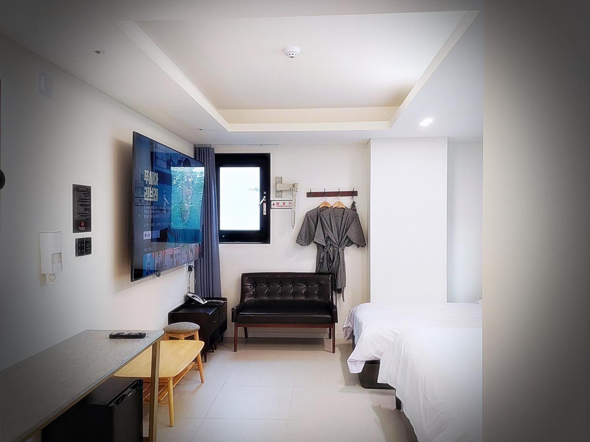Bluebird Hotel อินชอน ภายนอก รูปภาพ