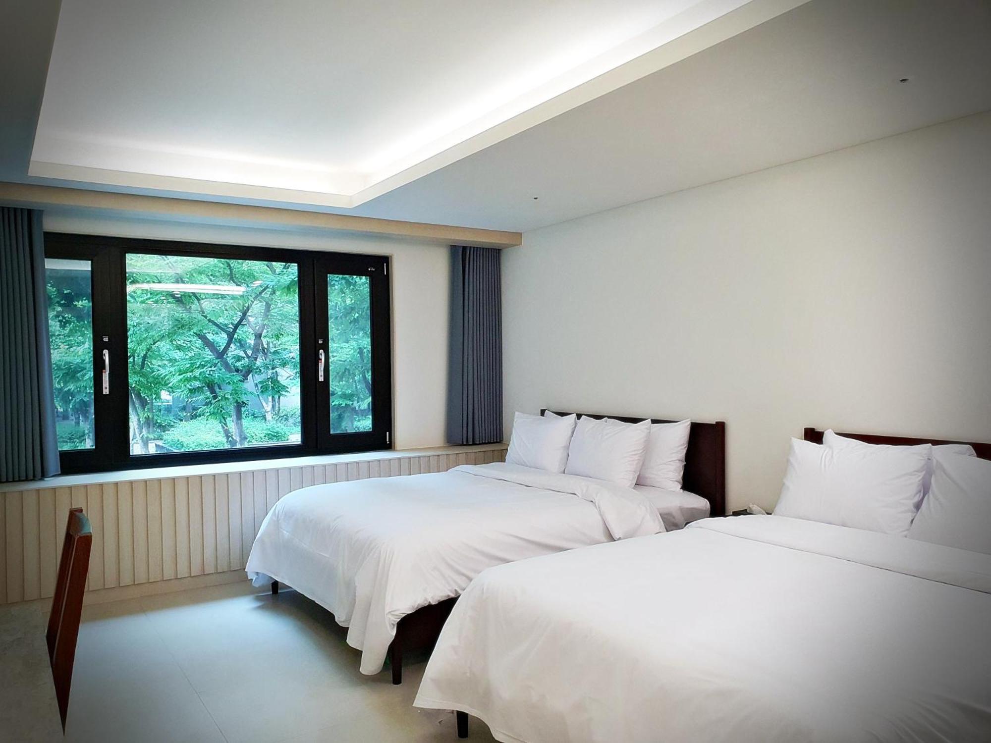 Bluebird Hotel อินชอน ภายนอก รูปภาพ