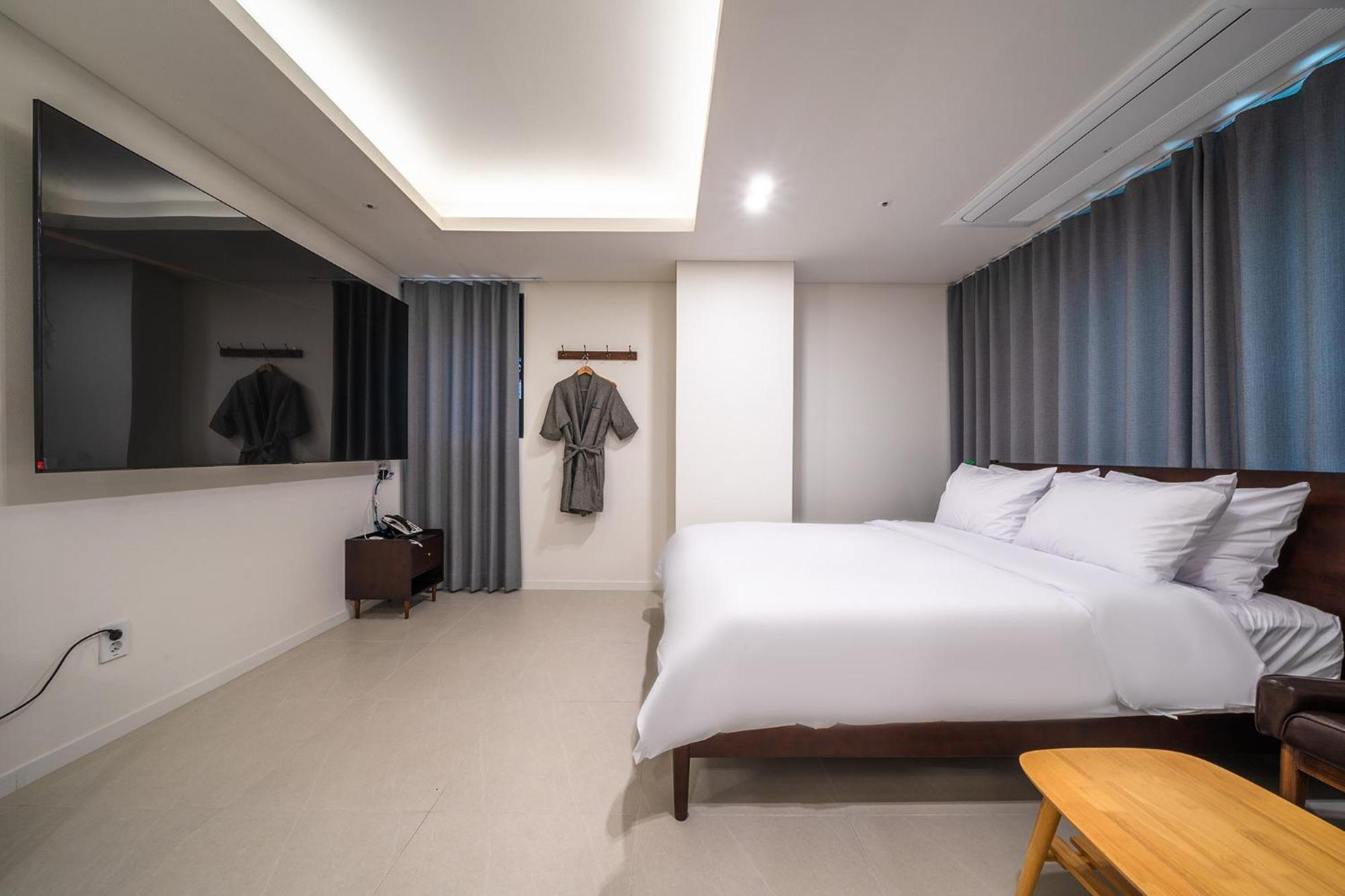 Bluebird Hotel อินชอน ภายนอก รูปภาพ