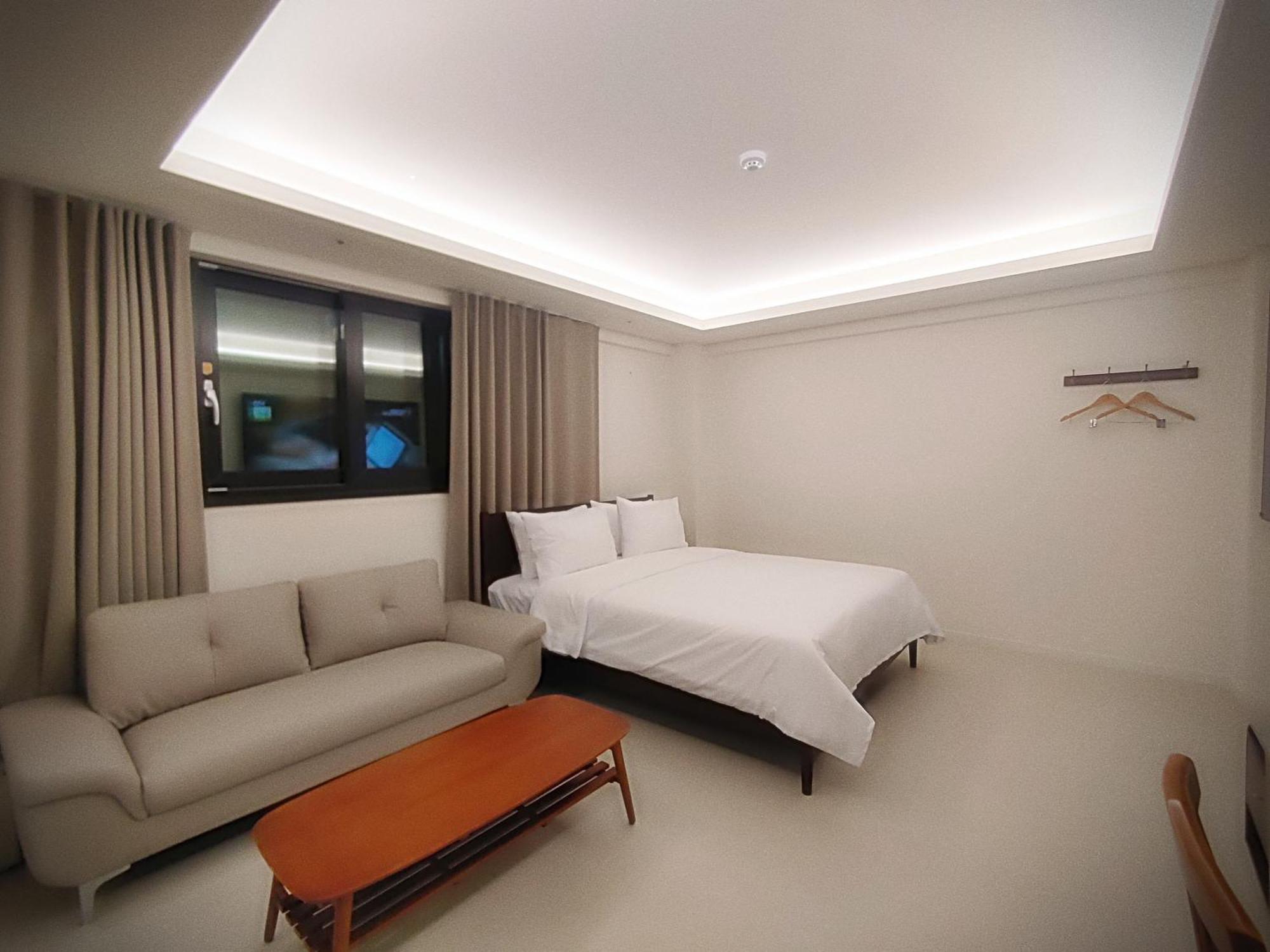 Bluebird Hotel อินชอน ภายนอก รูปภาพ