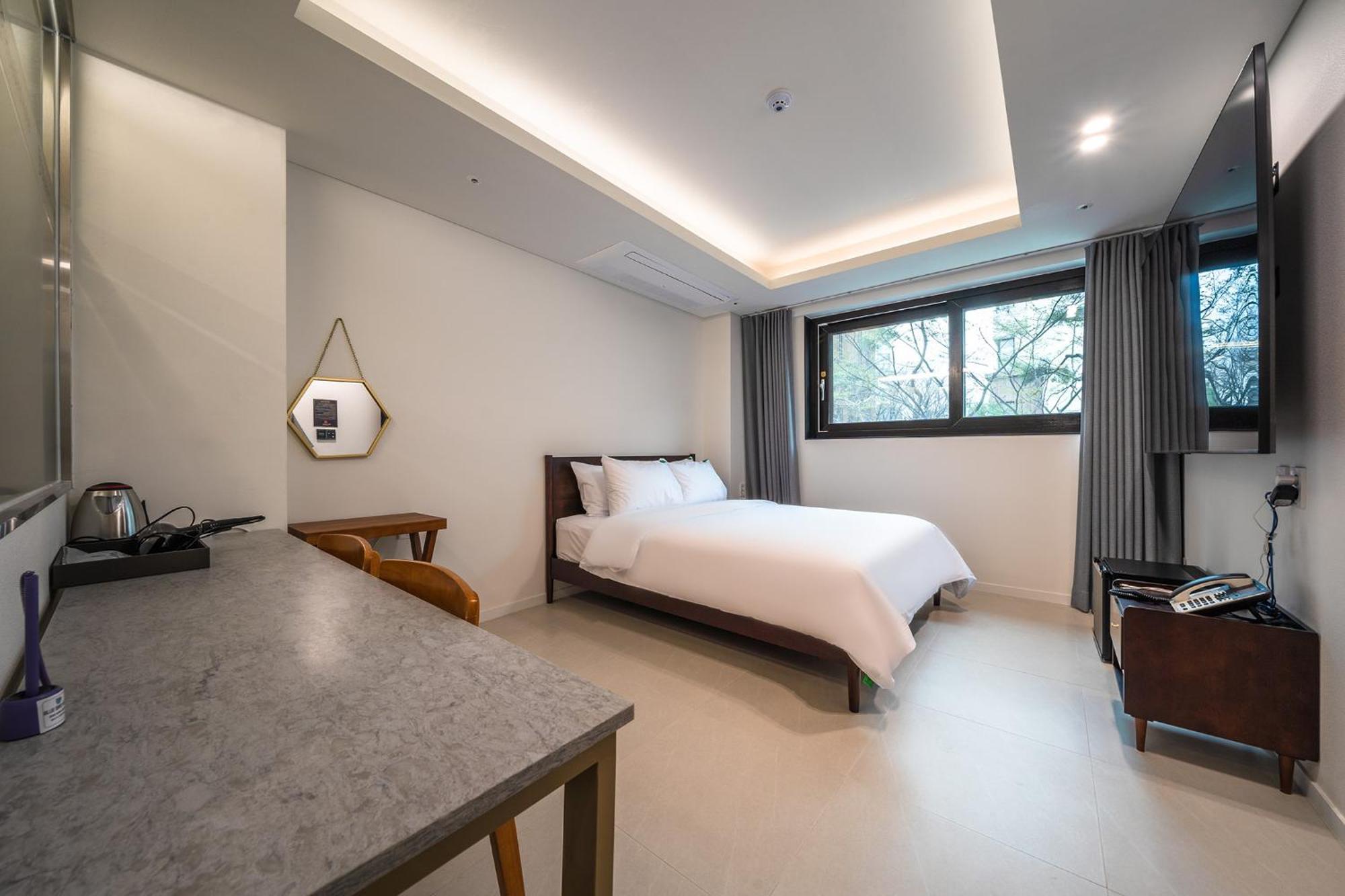 Bluebird Hotel อินชอน ภายนอก รูปภาพ