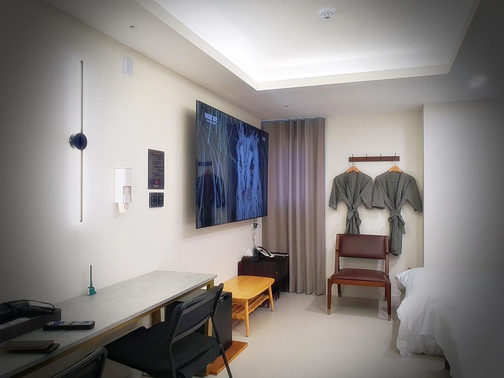 Bluebird Hotel อินชอน ภายนอก รูปภาพ