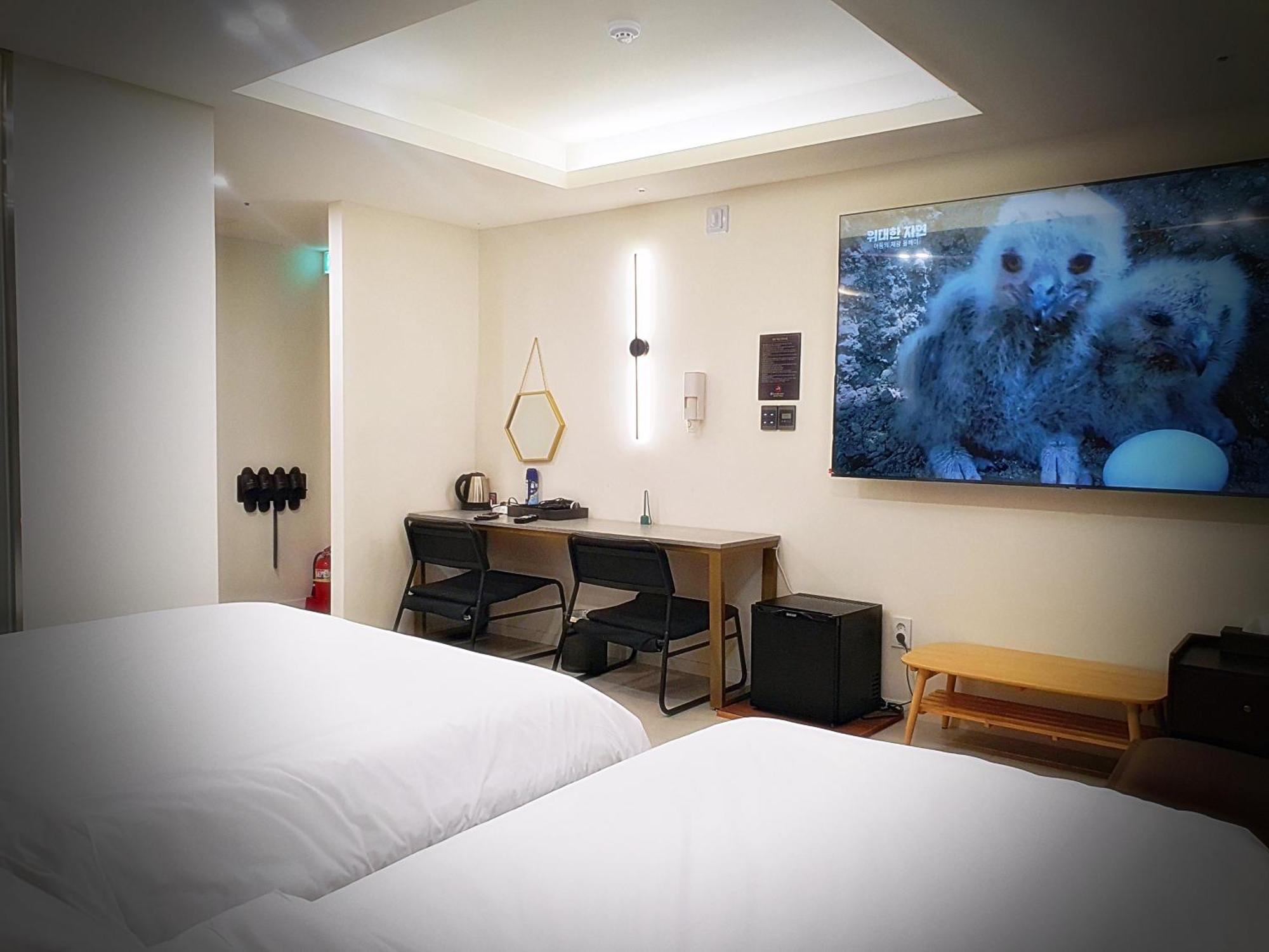 Bluebird Hotel อินชอน ภายนอก รูปภาพ